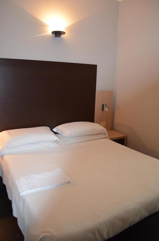 Hotel Aiglon Rimini Zimmer foto