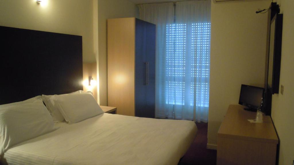 Hotel Aiglon Rimini Zimmer foto