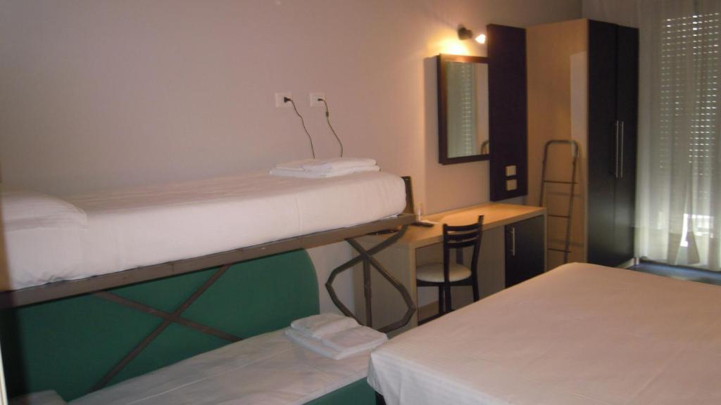 Hotel Aiglon Rimini Zimmer foto